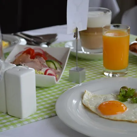 בית הארחה Jaeger אננהיים