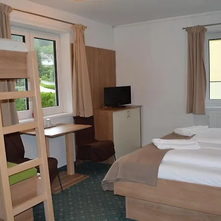 Jaeger אננהיים